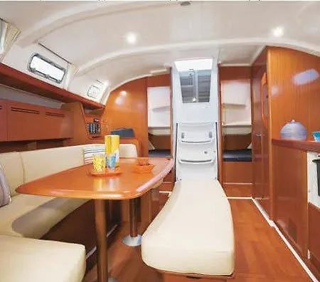 Arundel Yachting Botel