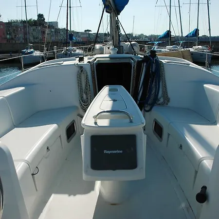 Botel Arundel Yachting *